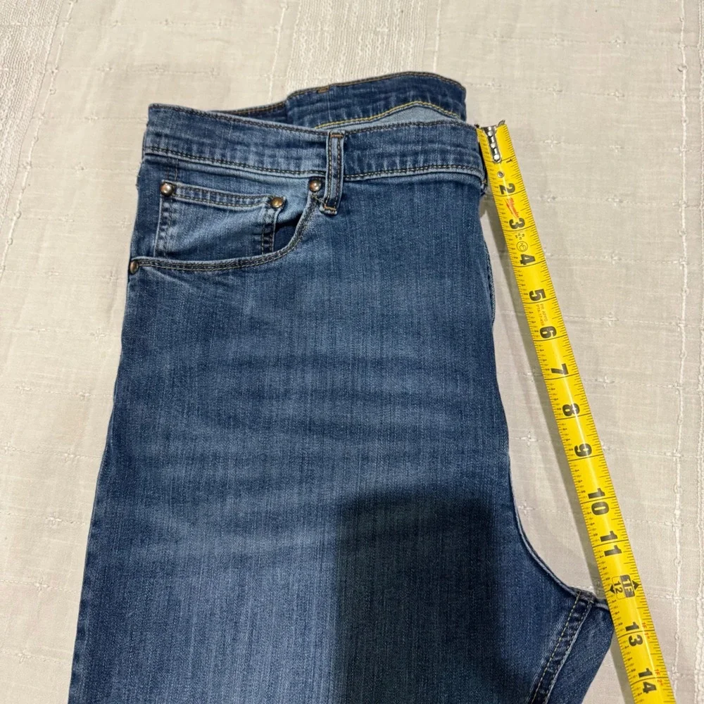 Wrangler Premium Quality Mens Slim Straight Jeans 42x30 Medium Wash Utility Blue